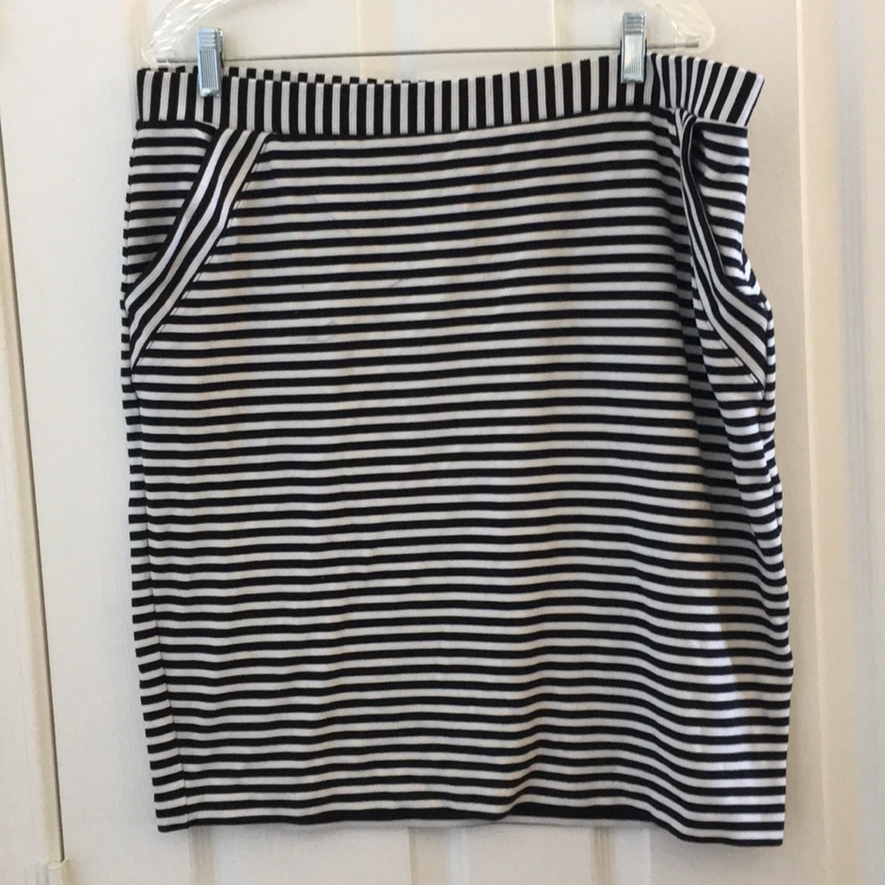 Ladies elle skirt extra large